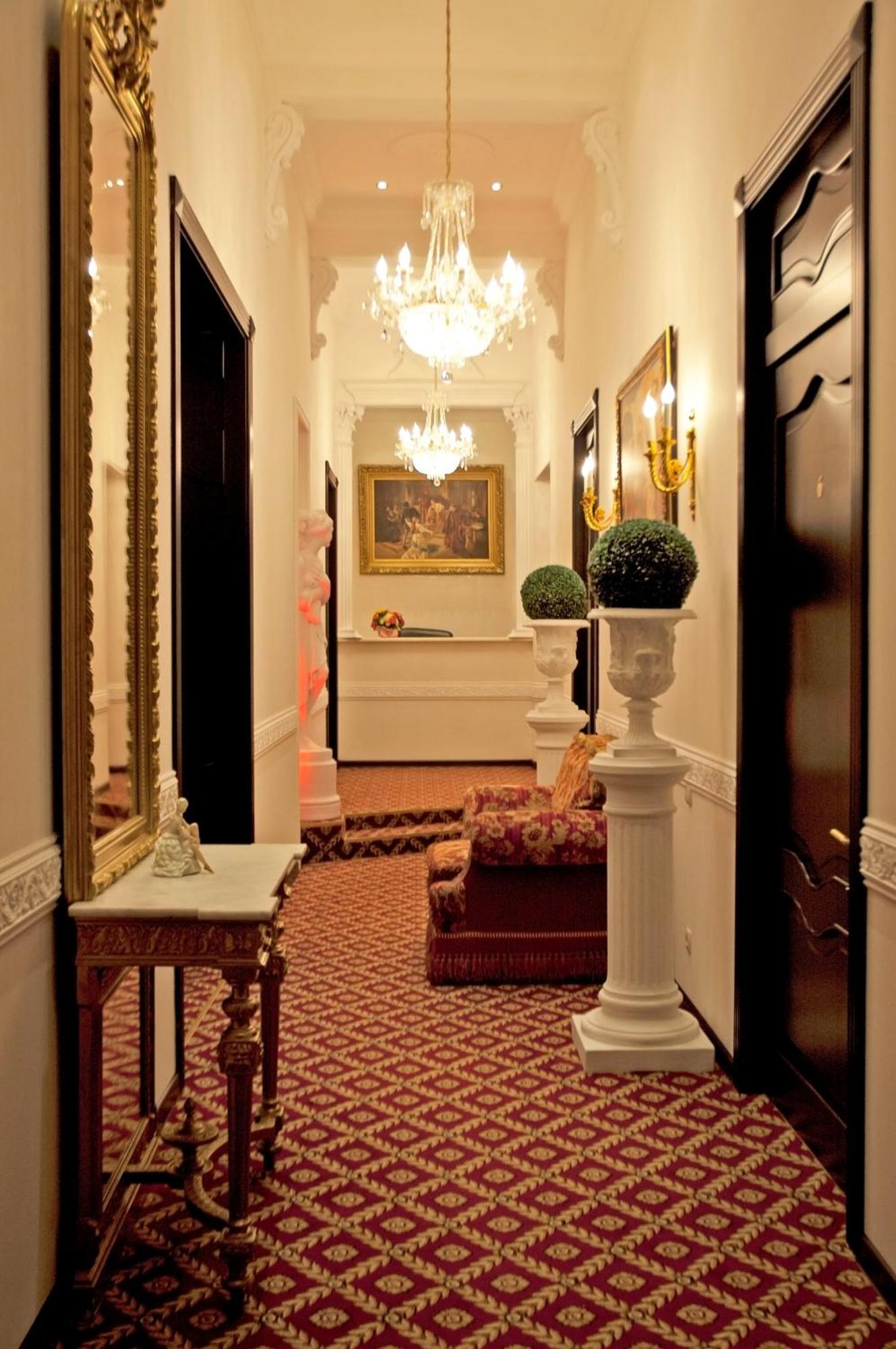Queen Valery Hotel Odesa Exterior foto