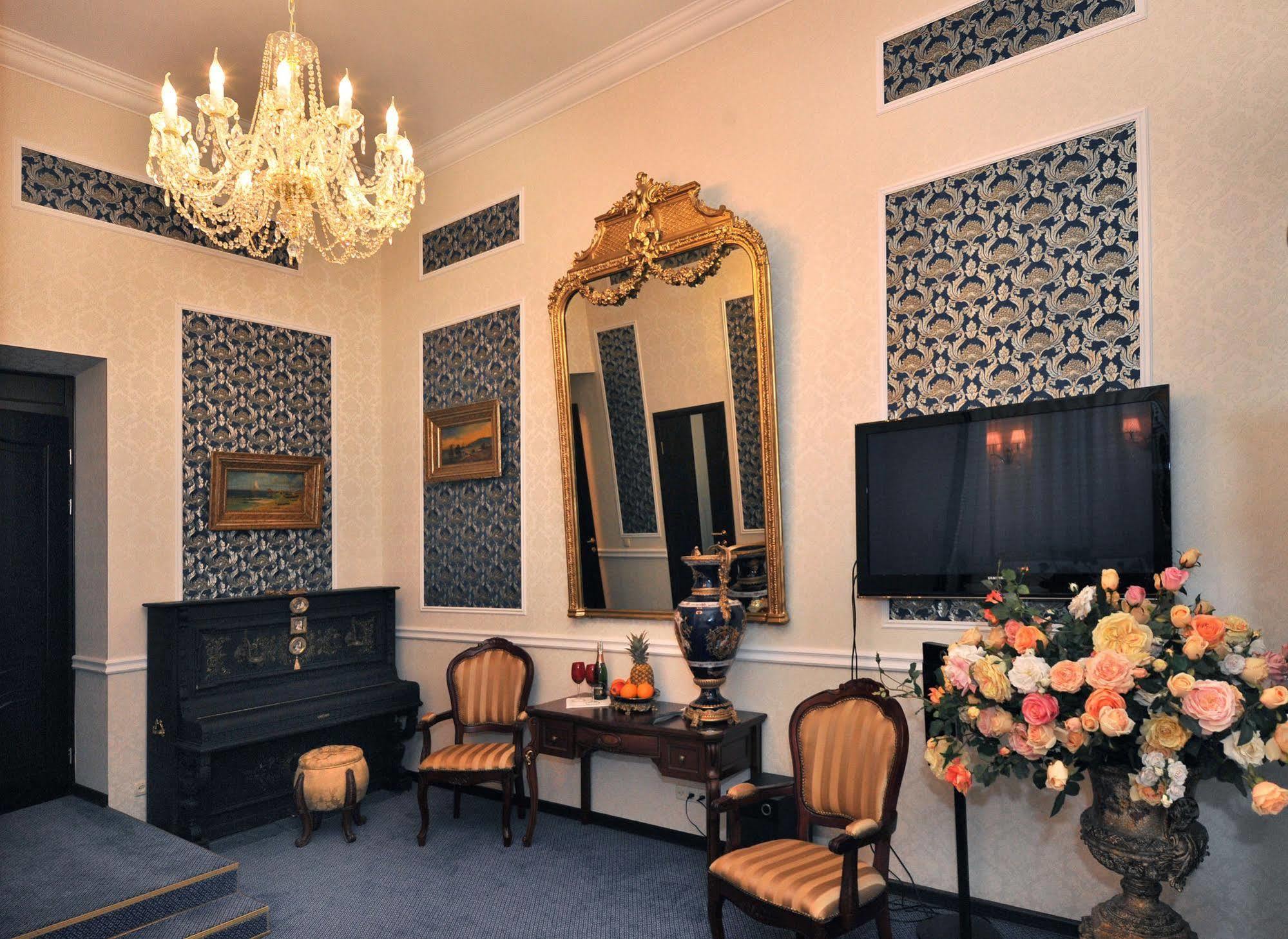 Queen Valery Hotel Odesa Exterior foto