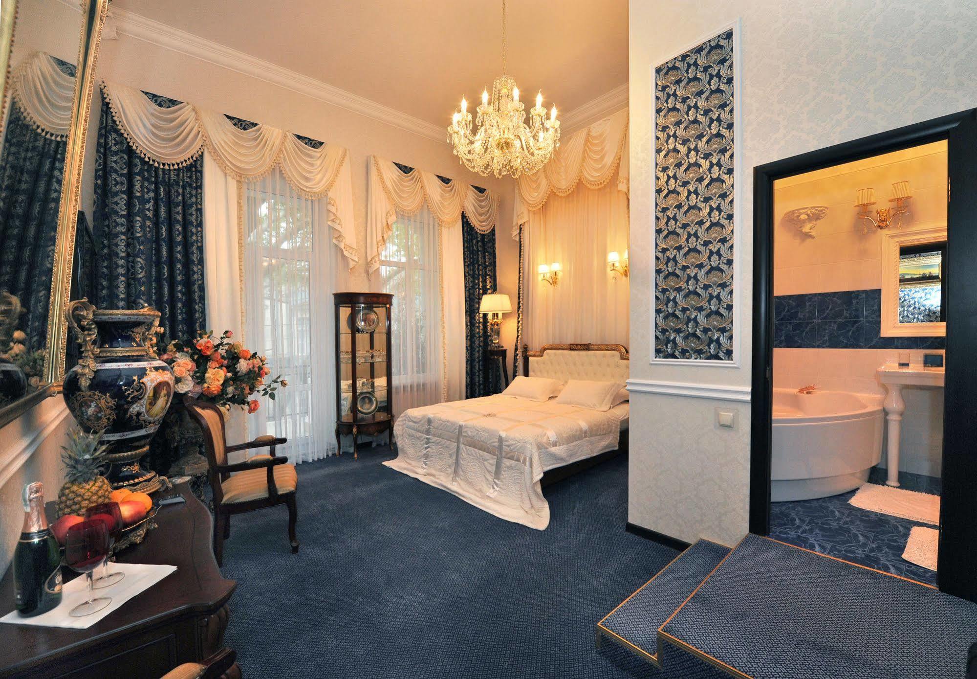 Queen Valery Hotel Odesa Exterior foto