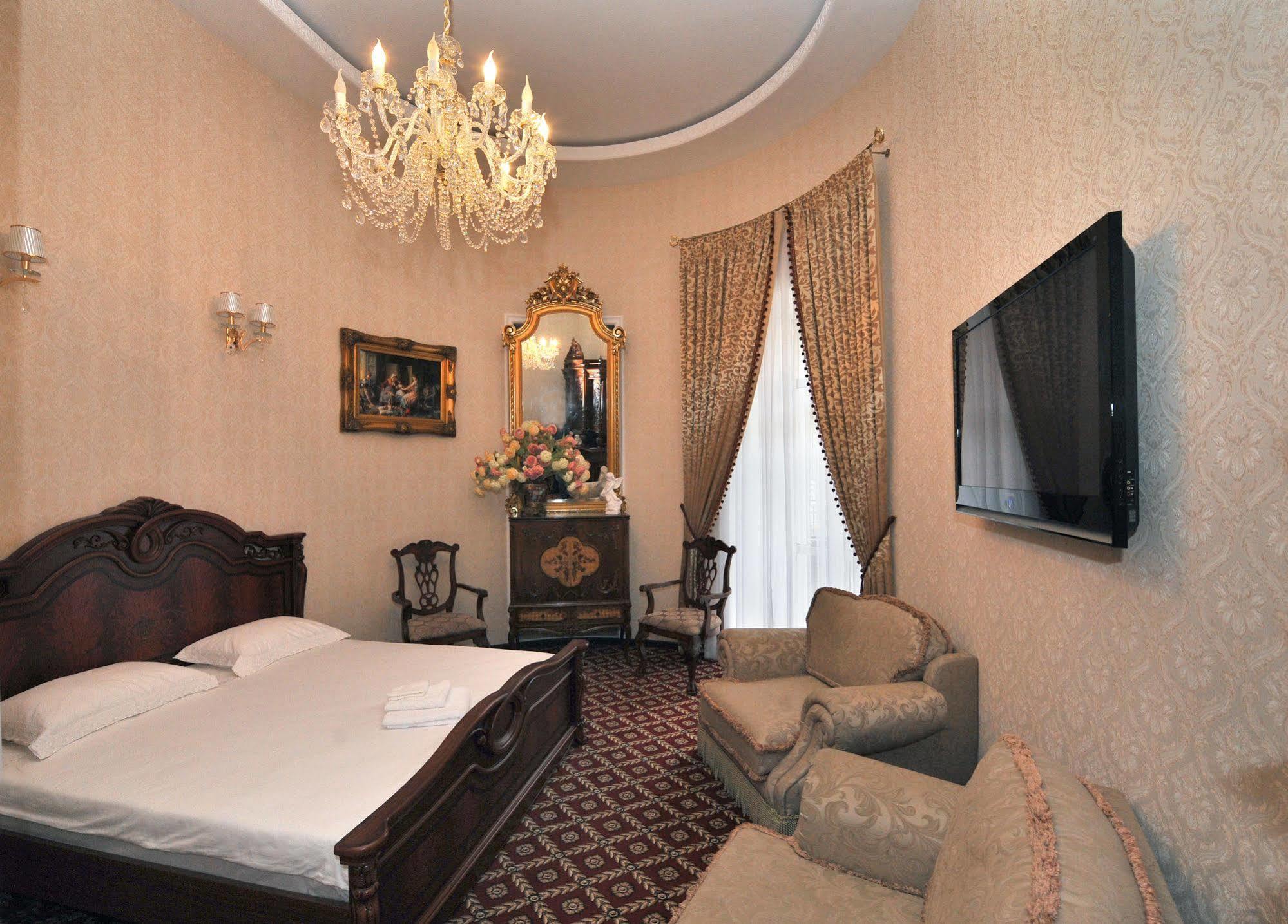 Queen Valery Hotel Odesa Exterior foto