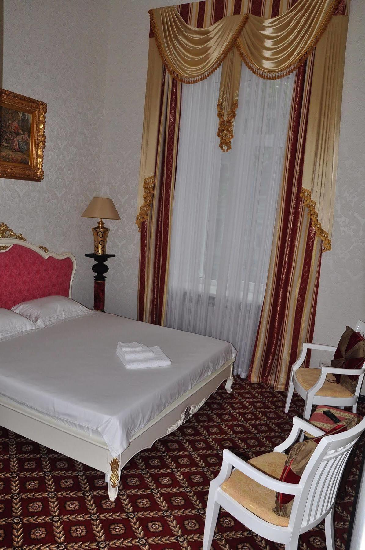 Queen Valery Hotel Odesa Exterior foto