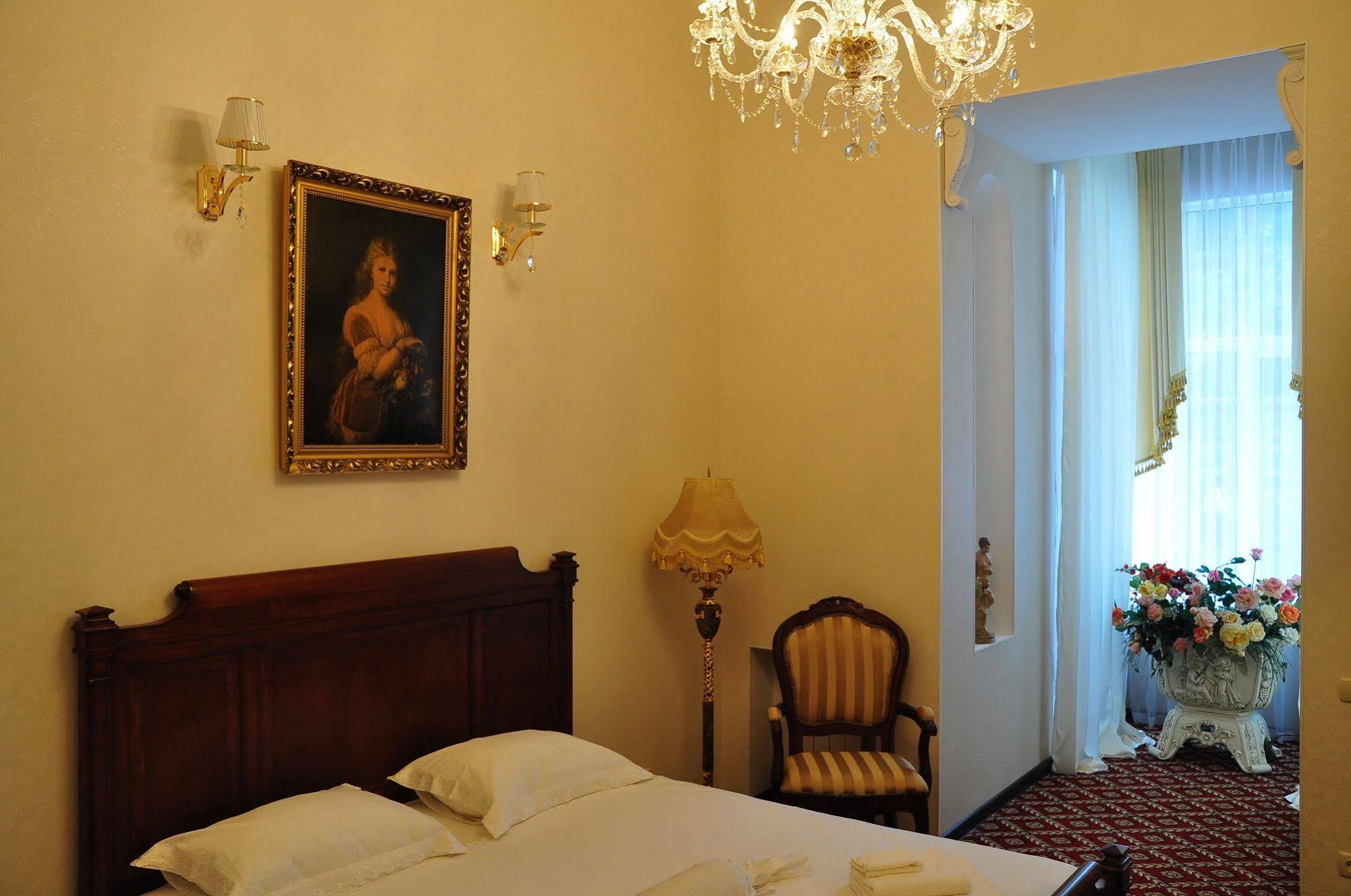 Queen Valery Hotel Odesa Exterior foto